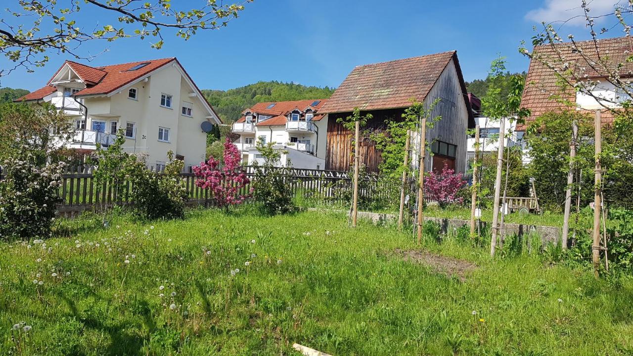 Historisches Fachwerkhaus "Hoher Hirschen" - Stilvolles Studio Und Museales Apartment Mit Romantischem Hof Und Garten Bodman-Ludwigshafen Bagian luar foto